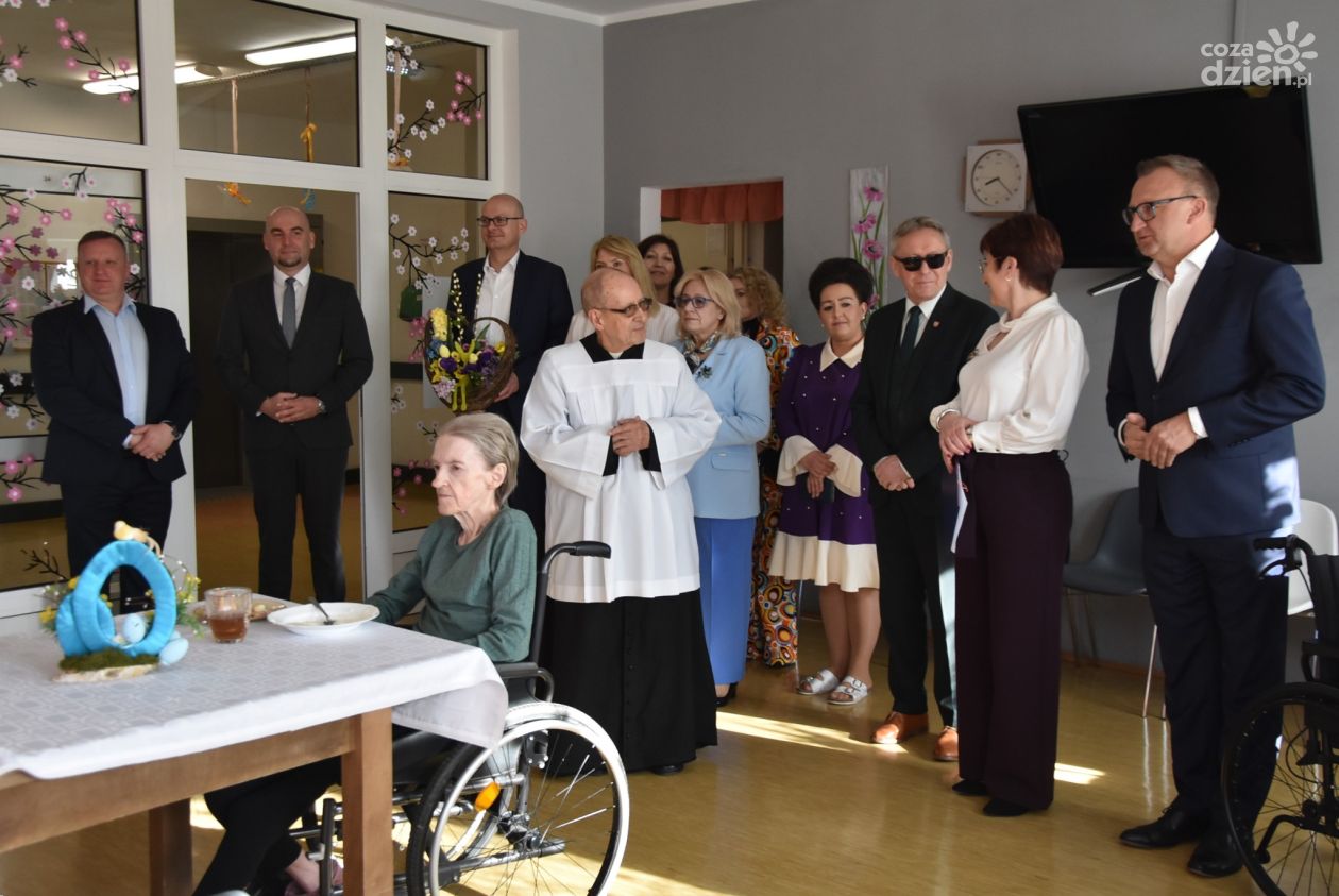 Wielkanocne spotkanie pełne ciepła i wspólnoty w sandomierskim DPS