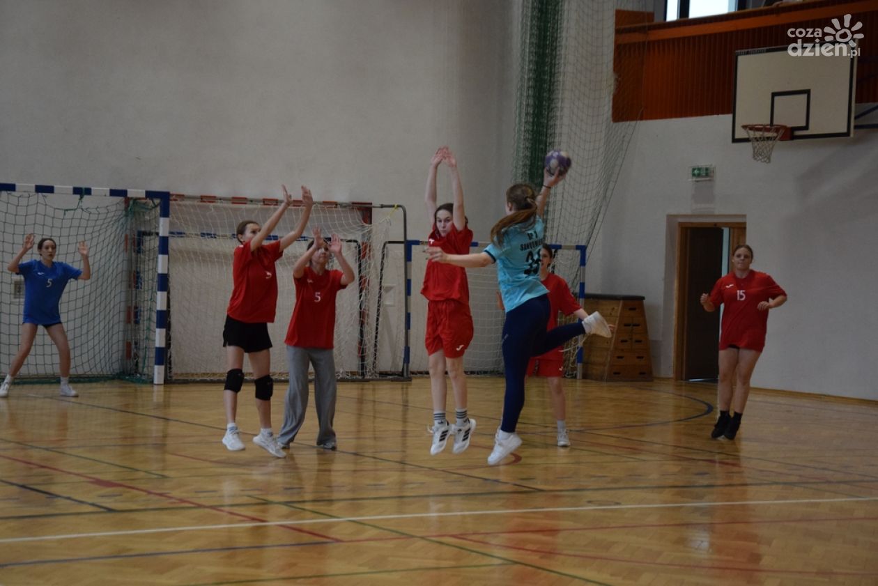 Mistrzostwa Sandomierza w Piłce Ręcznej Dziewcząt – emocje, rywalizacja i sportowa zabawa!