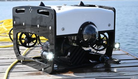 Podwodny dron w służbie kontrterrorystów. Szkolenie nad Jeziorem Tarnobrzeskim