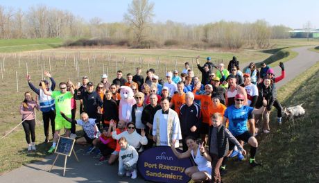 Świąteczny parkrun w Sandomierzu z rekordową frekwencją i wielkanocnym klimatem
