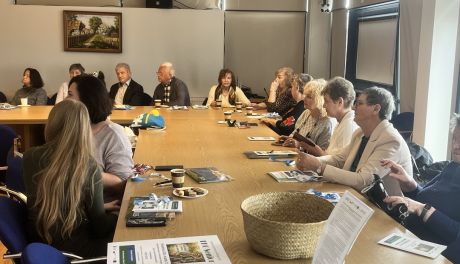 Seniorzy uczyli się ekologii i bezpieczeństwa. Spotkanie w starostwie