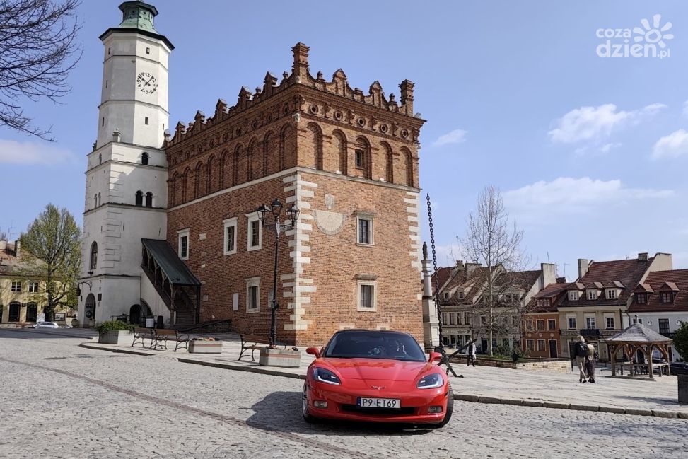 Sandomierz gospodarzem wielkiego zlotu Corvette. Ponad 70 sportowych aut w mieście