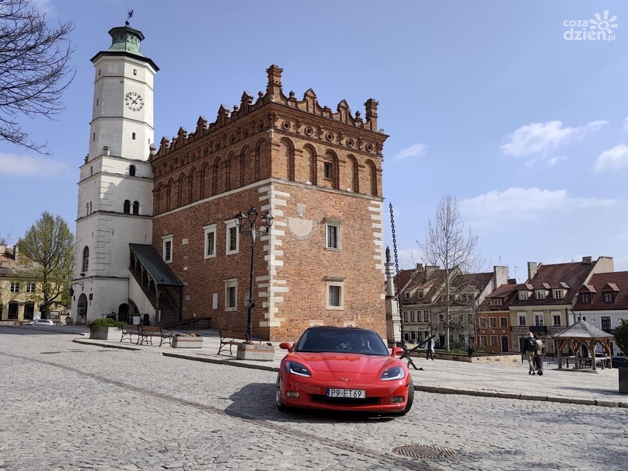 Sandomierz gospodarzem wielkiego zlotu Corvette. Ponad 70 sportowych aut w mieście