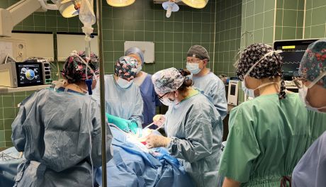 Przełom w Tarnobrzegu. Nowatorski zabieg daje pacjentom szansę na odzyskanie głosu