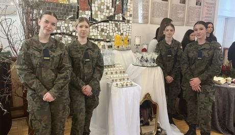 Literatura na stołach. Uczniowie z Sandomierza prezentują wyjątkowe aranżacje