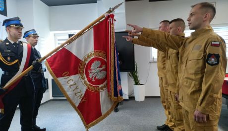 Nowi strażacy złożyli ślubowanie w Sandomierzu. Wkrótce rozpoczną służbę