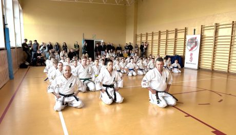 Certyfikaty i emocje w Klubie Karate Trójka Sandomierz. Uroczyste zwieńczenie egzaminów Kyu