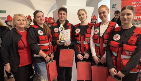 Młodzi ratownicy w akcji. Rejonowe mistrzostwa pierwszej pomocy w Sandomierzu