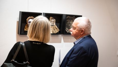 „Obieg” – wystawa o czasie i przemianie. Wernisaż w sandomierskim Ratuszu