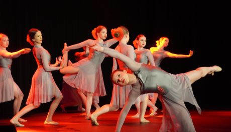 „Wszystko ma swój czas” – taneczna opowieść, która poruszyła publiczność w Sandomierzu