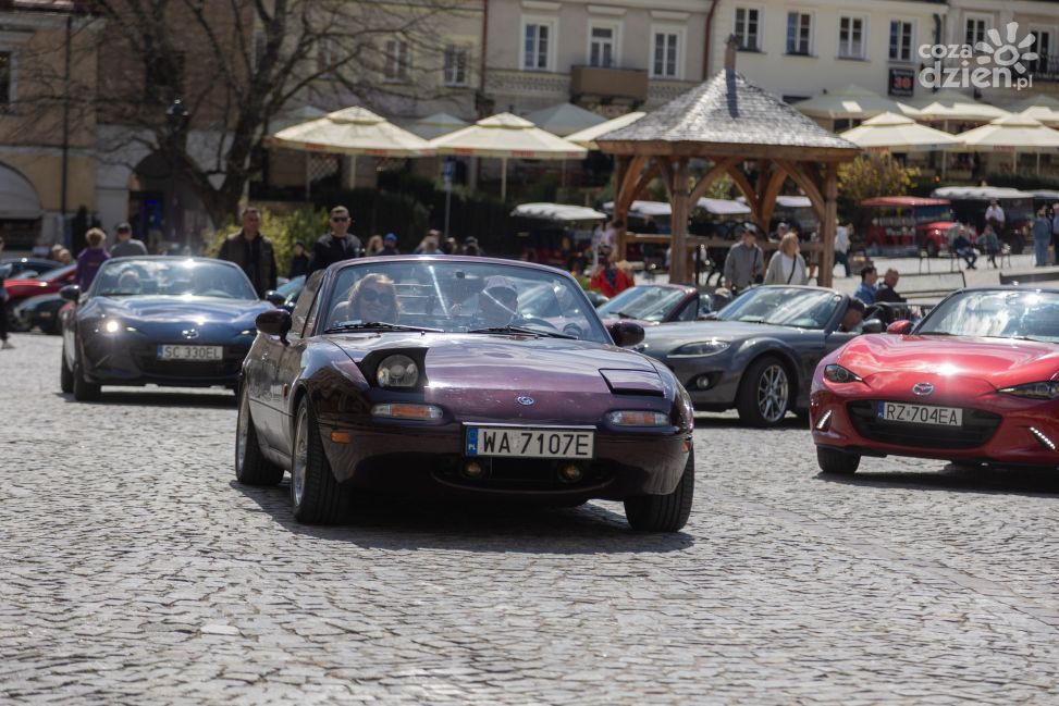 Miłośnicy Mazdy zjechali do Sandomierza. Kolejne motoryzacyjne wydarzenie już w maju
