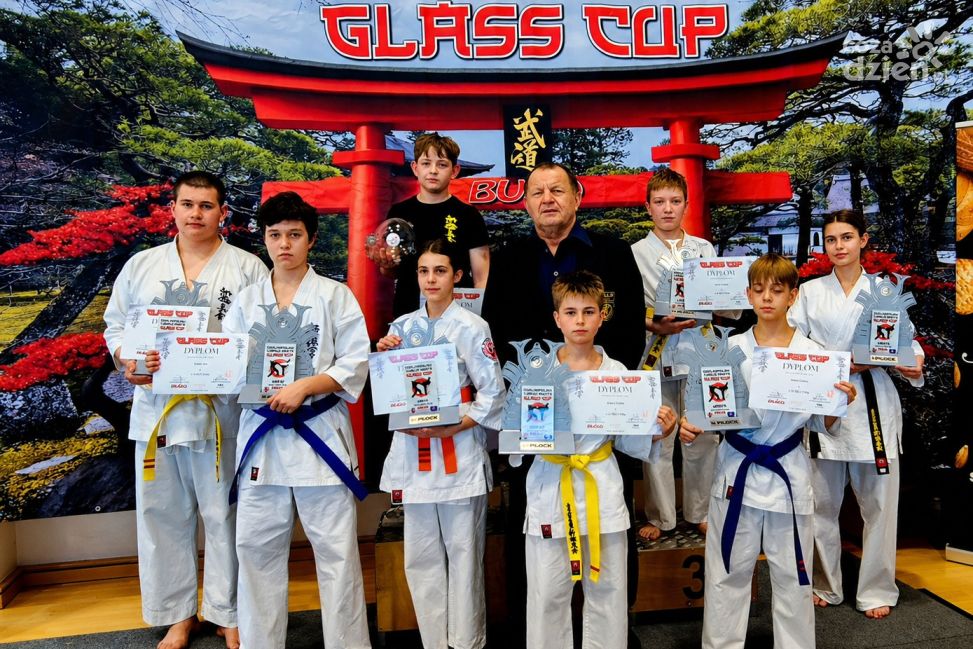 Siedem medali Sandomierskiego Klubu Karate na turnieju Glass Cup