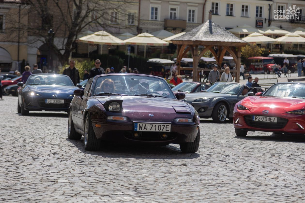 Miłośnicy Mazdy zjechali do Sandomierza. Kolejne motoryzacyjne wydarzenie już w maju
