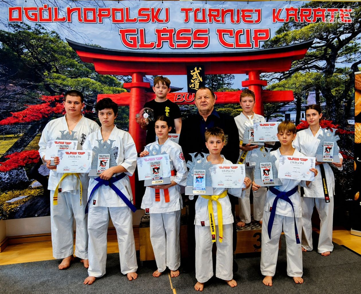 Siedem medali Sandomierskiego Klubu Karate na turnieju Glass Cup