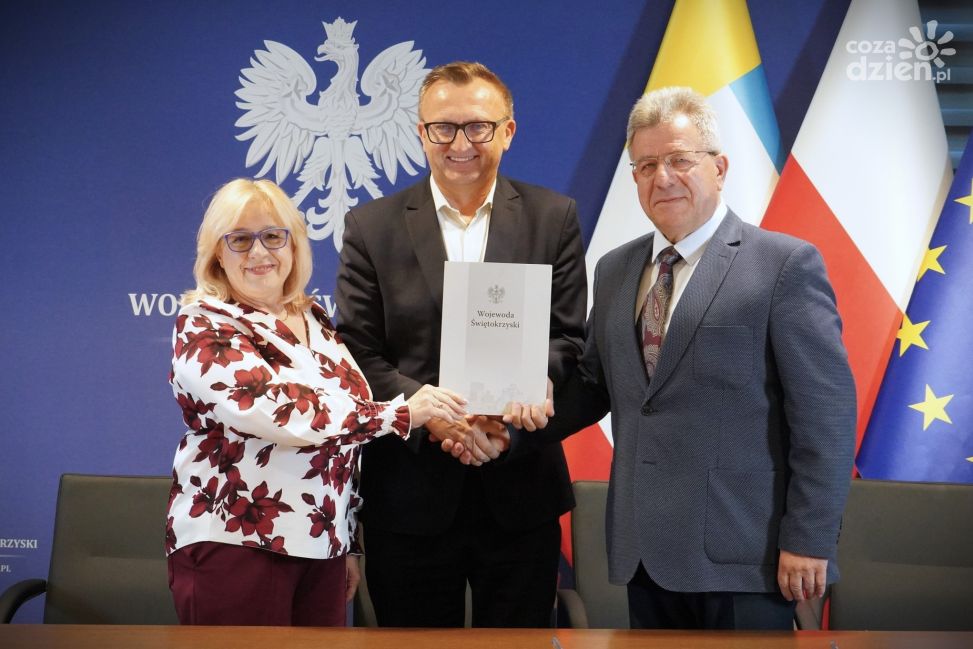 Blisko 11 mln zł dla świętokrzyskich samorządów na naprawę dróg po ulewach