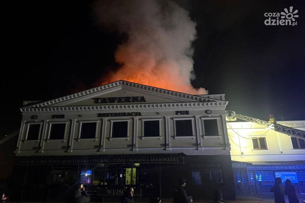 Nocny pożar hotelu w Sandomierzu. Trwa akcja służb