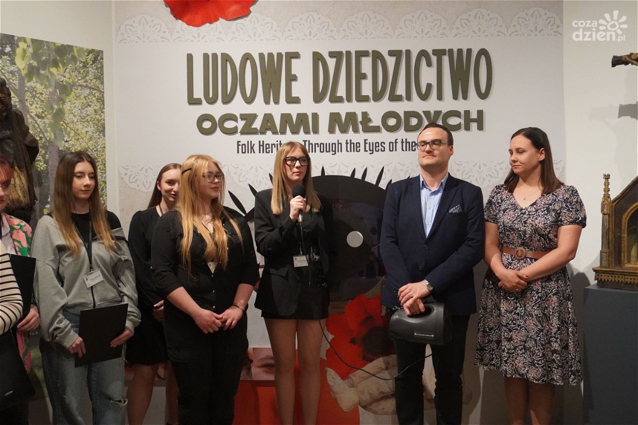 Młodzi odkrywają tradycję. Nowa wystawa w Muzeum Zamkowym w Sandomierzu