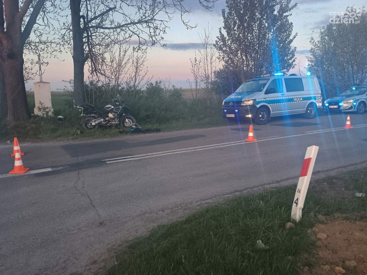 Zderzenie dwóch motocykli na DW758 w Jachimowicach – są utrudnienia w kierunku Klimontowa