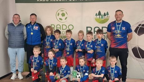 Obiecujący występ młodych piłkarzy Akademii Piłkarskiej SKS Wisła Sandomierz w silnie obsadzonym turnieju