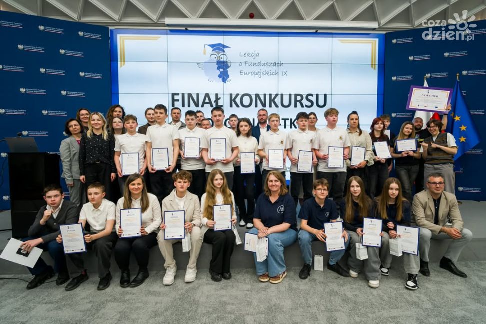 Uczniowie z Gnieszowic na podium ogólnopolskiego konkursu robotycznego