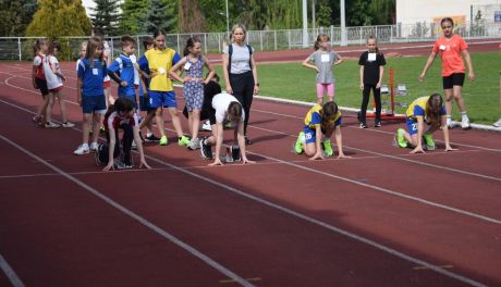 Młodzi lekkoatleci rywalizowali w Mistrzostwach Powiatu Sandomierskiego SZS
