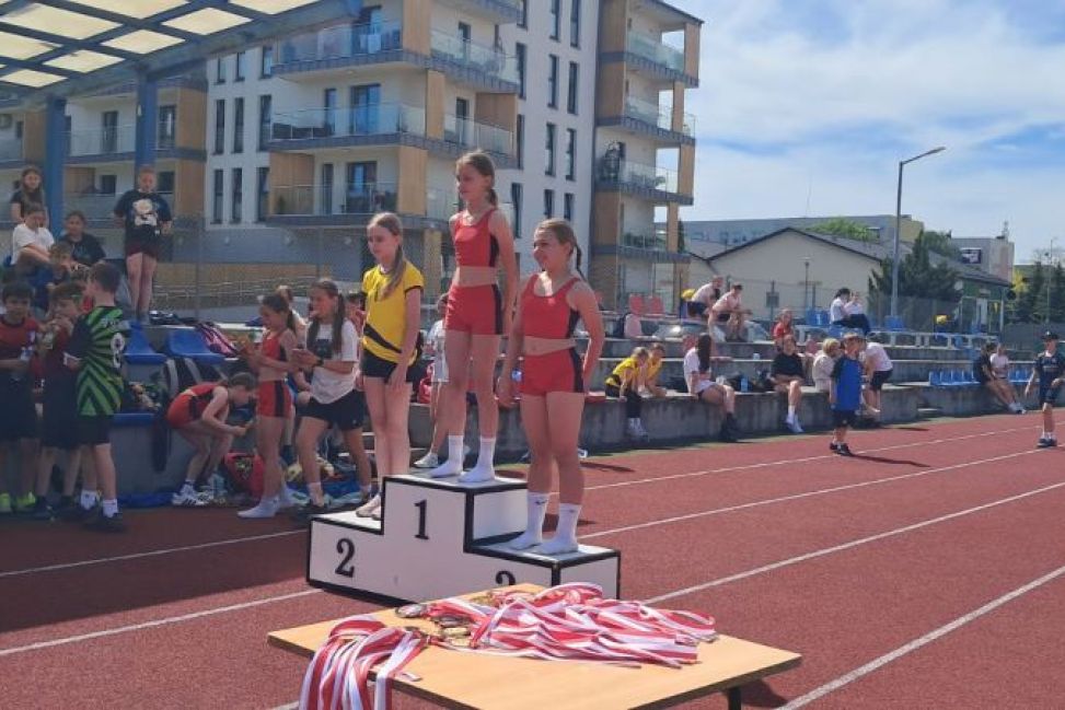 Połaniec najlepszy w powiatowych mistrzostwach lekkoatletycznych. 24 medale gospodarzy!