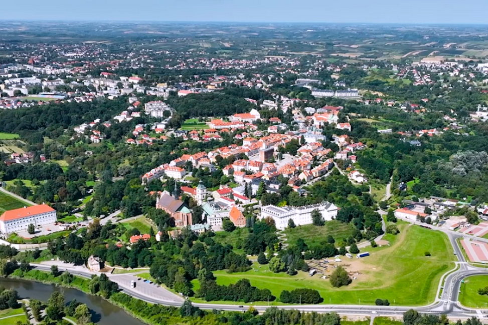 Nowa inwestycja przeciwpowodziowa dla Sandomierza. Wody Polskie podpisują umowę