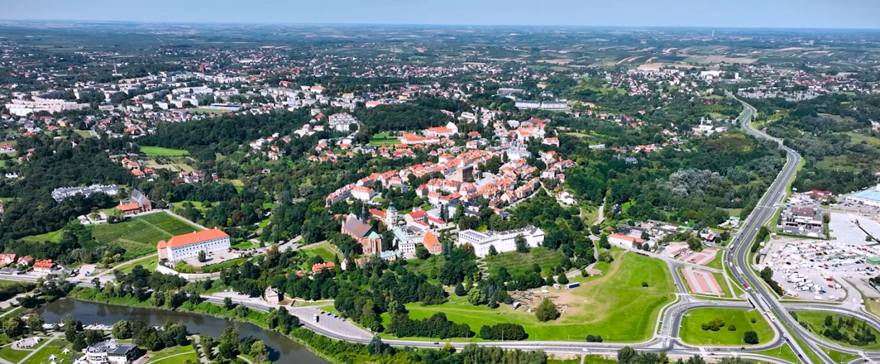 Nowa inwestycja przeciwpowodziowa dla Sandomierza. Wody Polskie podpisują umowę