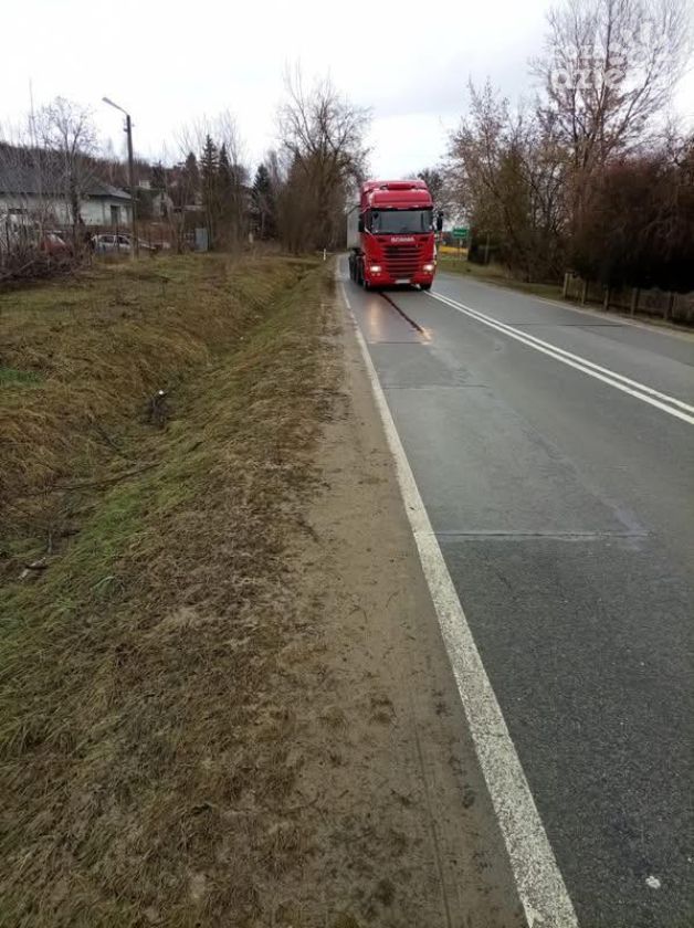Spór o chodnik w Winiarkach. Mieszkańcy nie składają broni