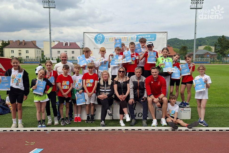 20 medali i pięć awansów do finału! Młodzi lekkoatleci ze Stalowej Woli błysnęli w Sanoku