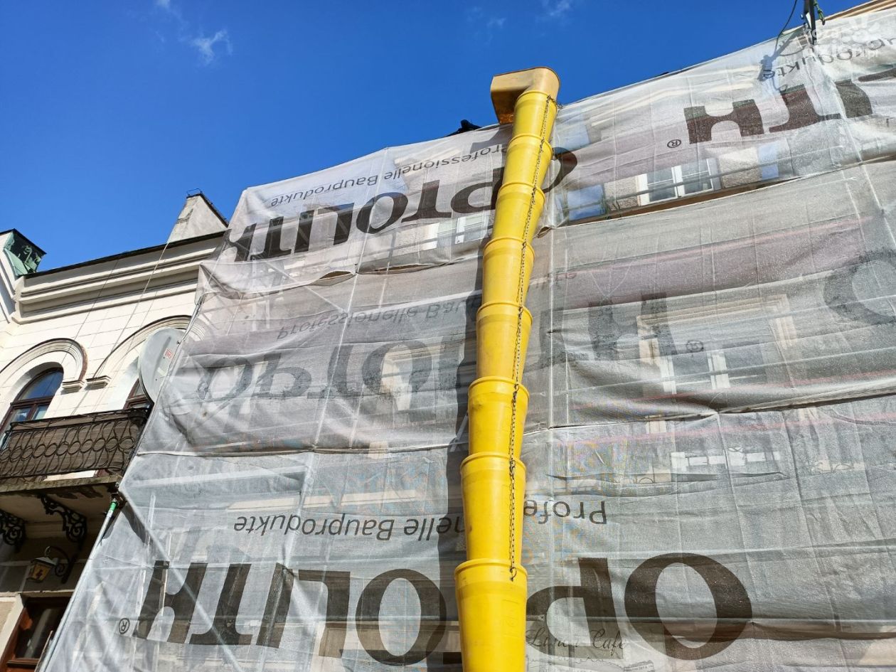 Kolejna kamienica na starówce przechodzi remont. Trwa modernizacja przy ul. Opatowskiej 2