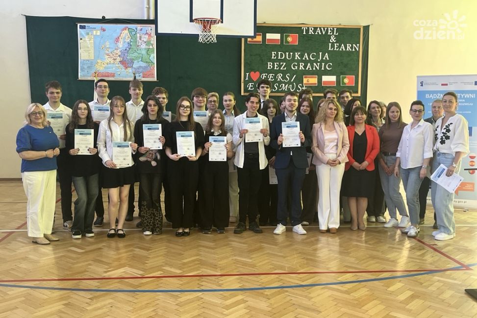 Międzynarodowe doświadczenia i nowe kompetencje. II LO w Sandomierzu podsumowało projekt FERS