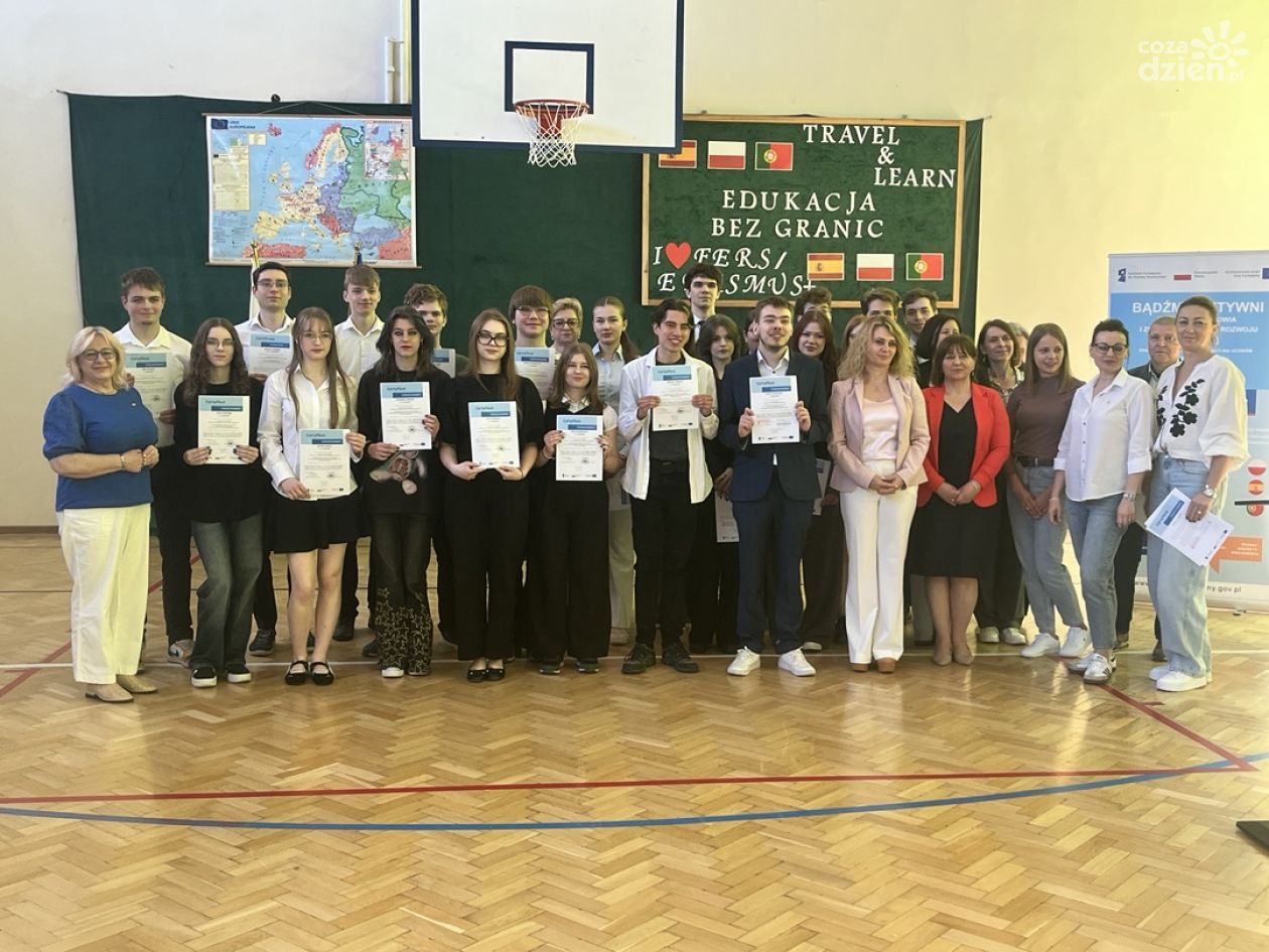 Międzynarodowe doświadczenia i nowe kompetencje. II LO w Sandomierzu podsumowało projekt FERS