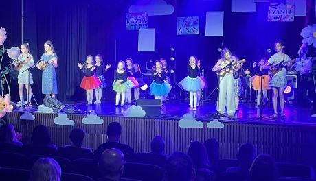 „Przystań Młodych Artystów” w Sandomierzu. Młode talenty zachwyciły publiczność mimo remontu Portu Kultury