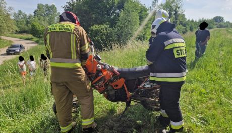 Motocyklista ranny po wypadku na wale wiślanym w Otoczce