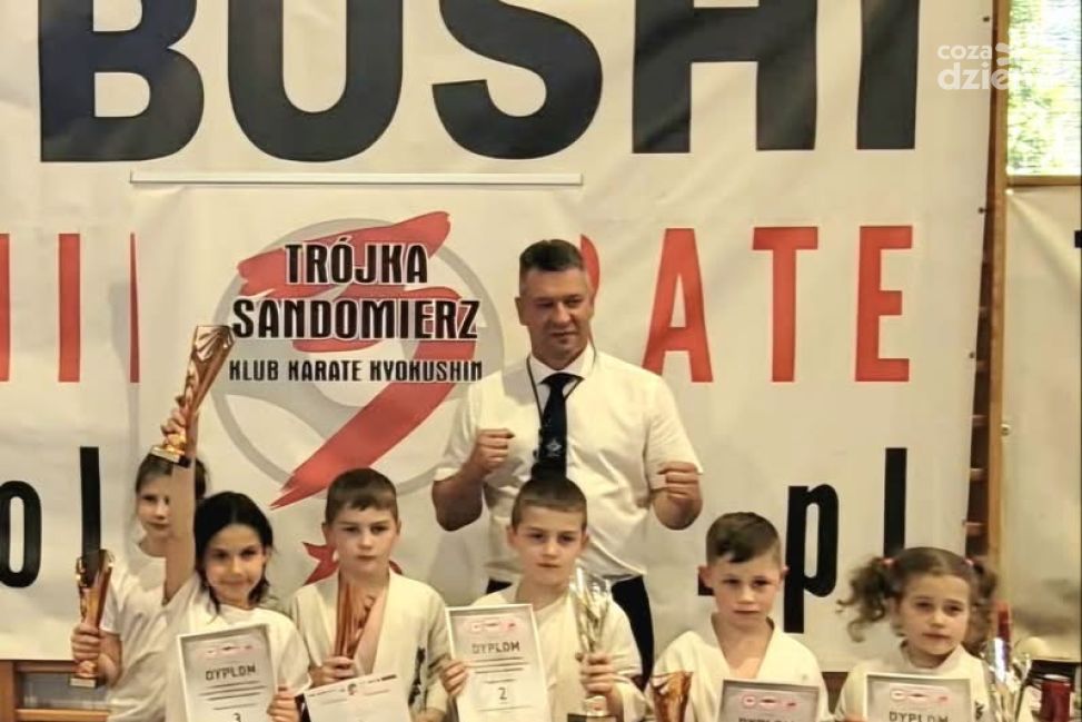 Sześć medali dla Trójki Sandomierz na prestiżowym turnieju w Józefowie
