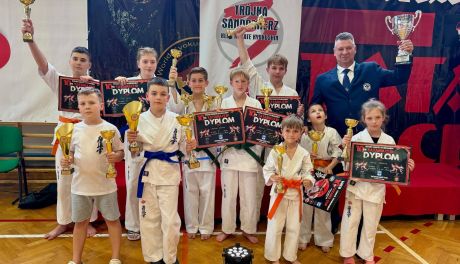 Dziewięć złotych medali i podium drużynowe. Udany start „Trójki” na Tataria Cup