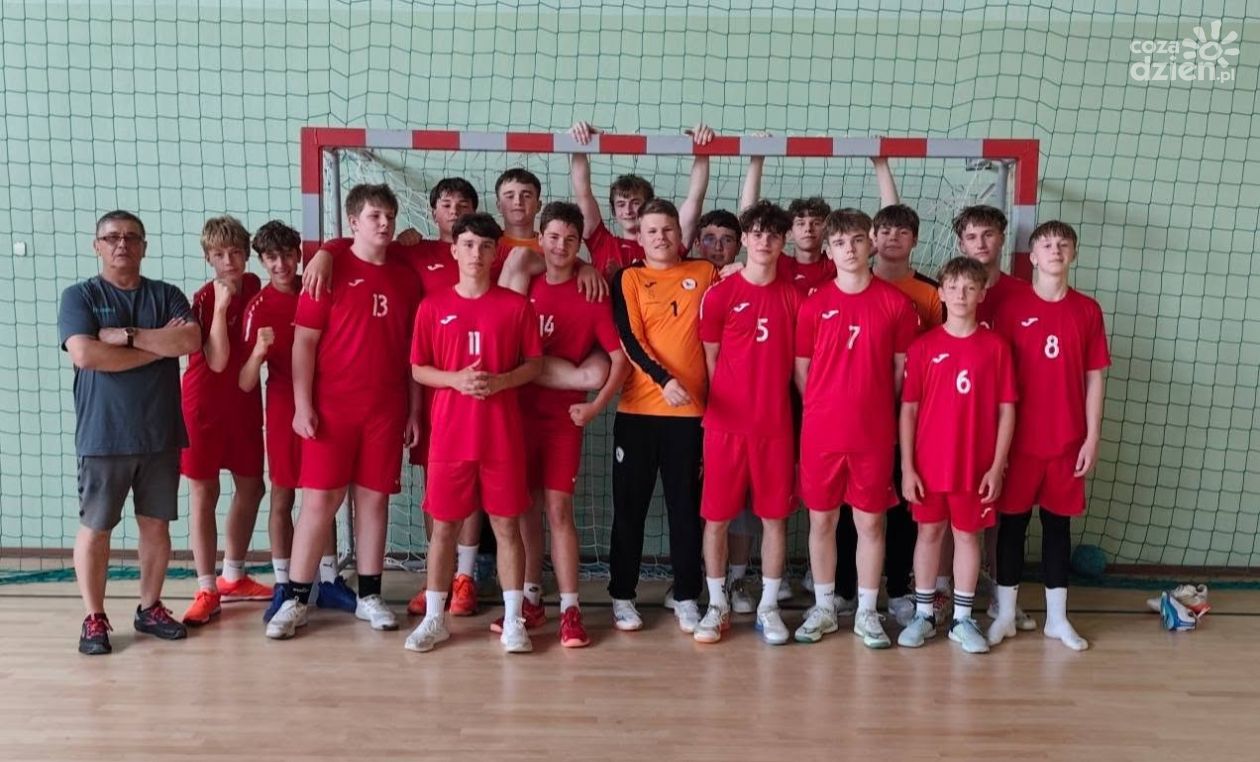 Brązowy medal sandomierskiej „Czwórki” w wojewódzkim finale piłki ręcznej