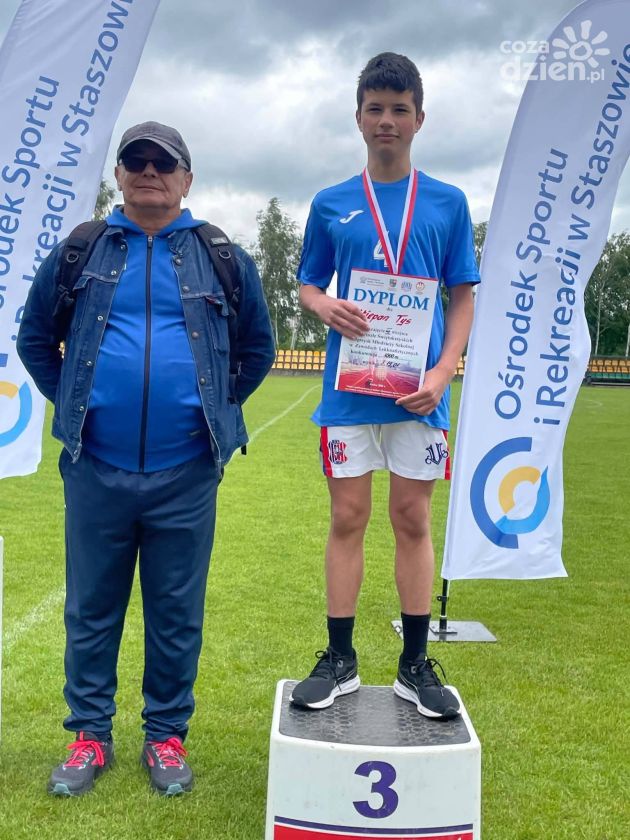 Medalowy występ uczniów sandomierskiej „Czwórki” na wojewódzkim finale