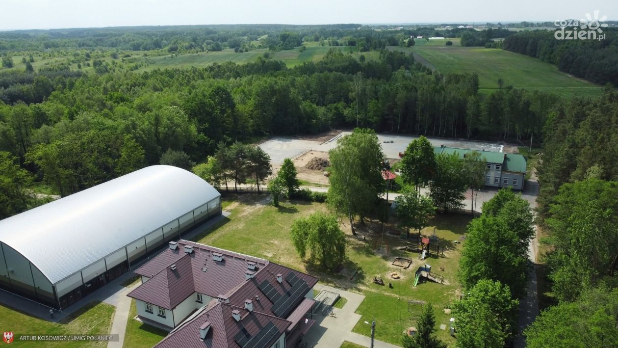 Nowy Orlik w Zrębinie nabiera kształtów. Trwa budowa nowoczesnego kompleksu sportowego