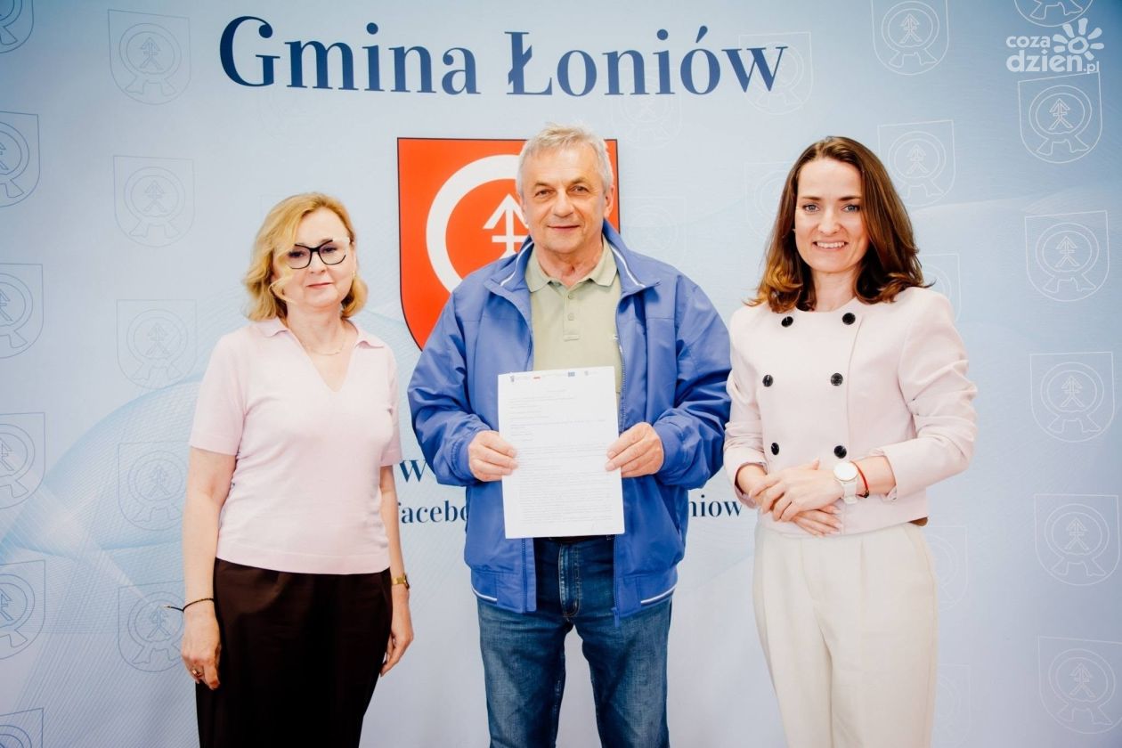 Termomodernizacja remizy OSP w Łoniowie. Podpisano umowę na modernizację ważnego obiektu dla mieszkańców