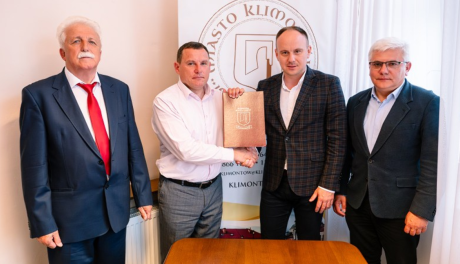 Nowy chodnik przy DK9 w Klimontowie. Podpisano porozumienie w sprawie inwestycji