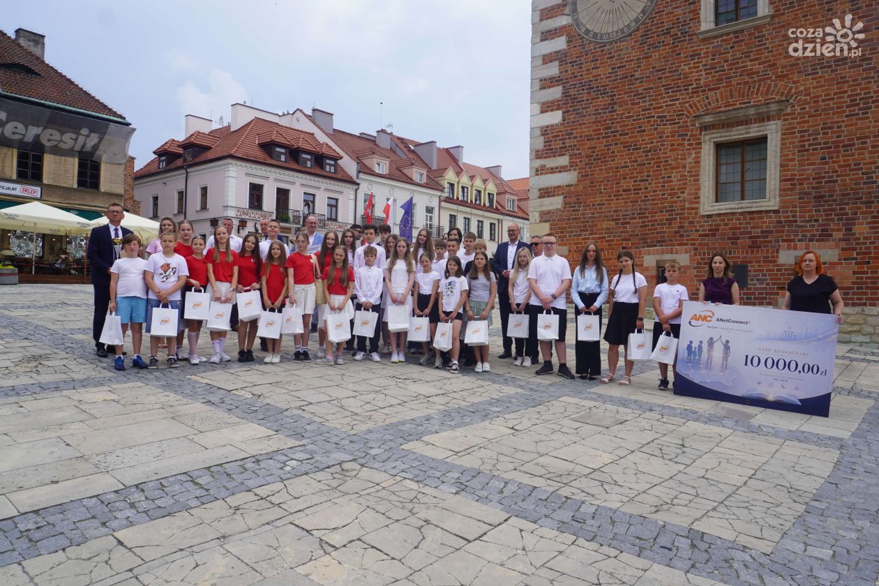 Sandomierz nagrodził sportowe i edukacyjne talenty. Uroczysta gala z udziałem uczniów i władz miasta