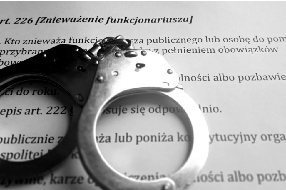 Agresywny 45-latek zatrzymany w Tarnobrzegu. Groźby i znieważenie policjantów