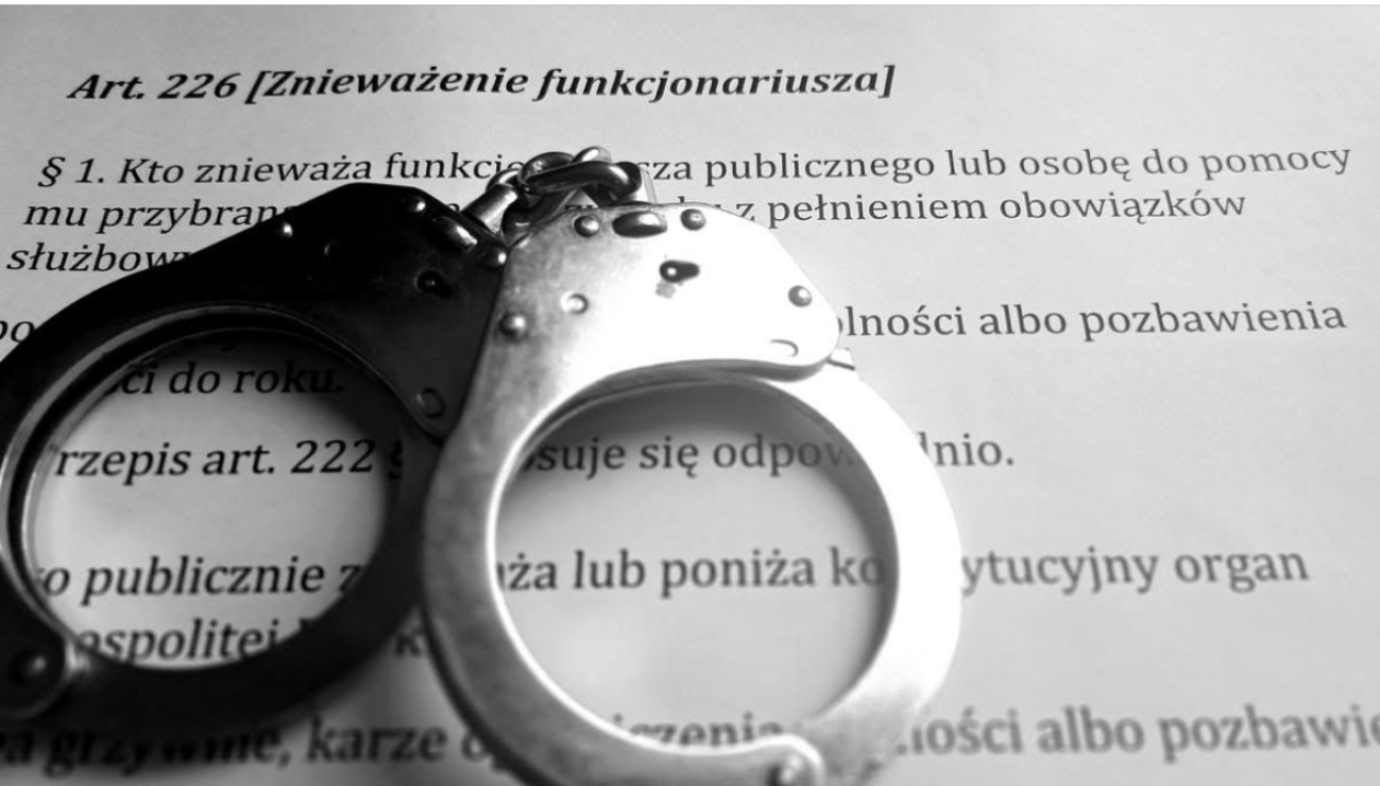Agresywny 45-latek zatrzymany w Tarnobrzegu. Groźby i znieważenie policjantów