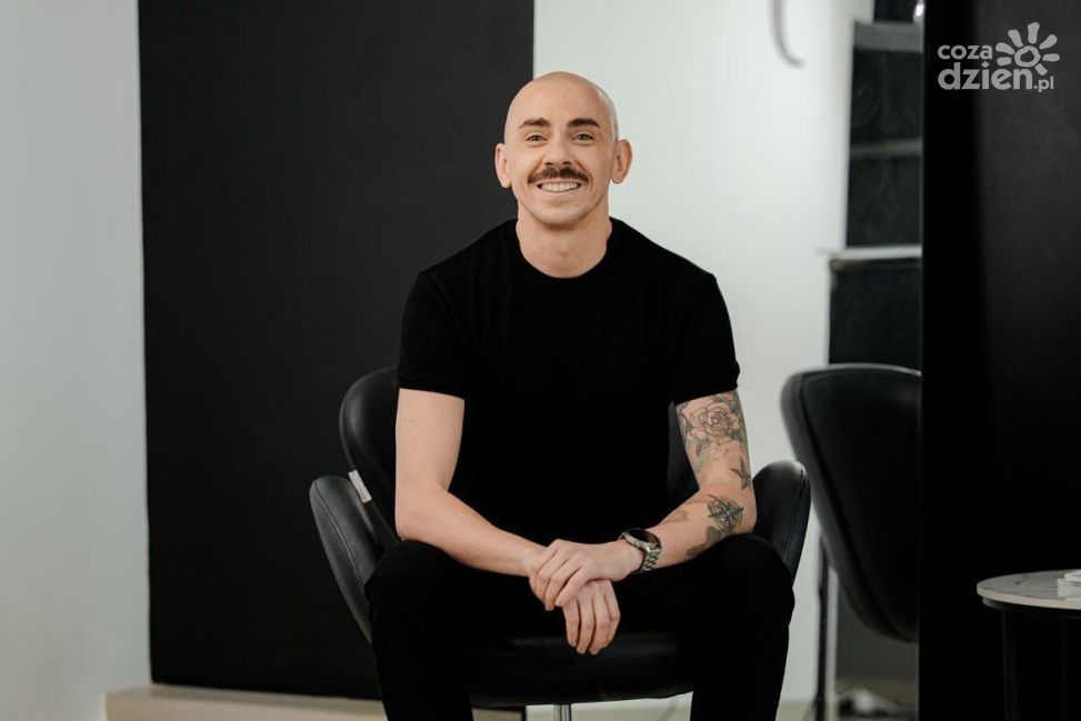 Lato we włosach. Fryzjerzy wskazują najnowsze trendy na sezon