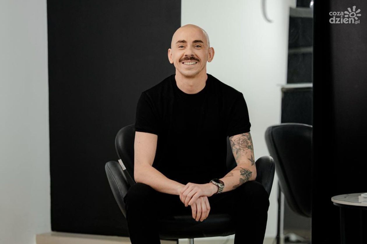Lato we włosach. Fryzjerzy wskazują najnowsze trendy na sezon