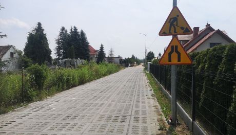 Ulica Jaśminowa w Sandomierzu doczeka się asfaltu. Trwa przebudowa drogi