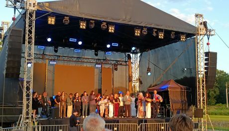 NieZwykły finał w Ćmielowie. Festiwal zakończył się koncertem Kasi Kowalskiej
