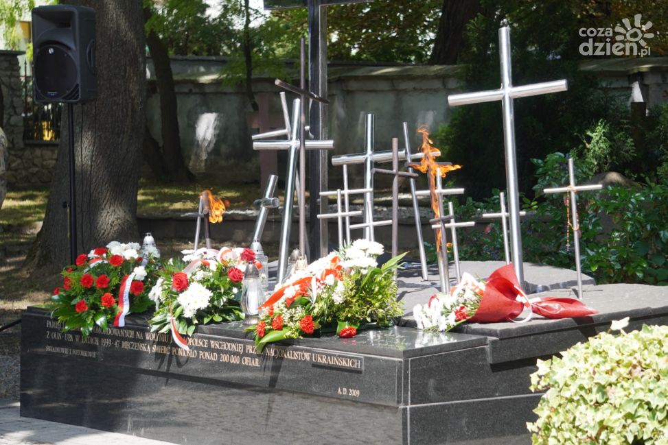 Sandomierz uczcił pamięć ofiar ludobójstwa (ZDJĘCIA)